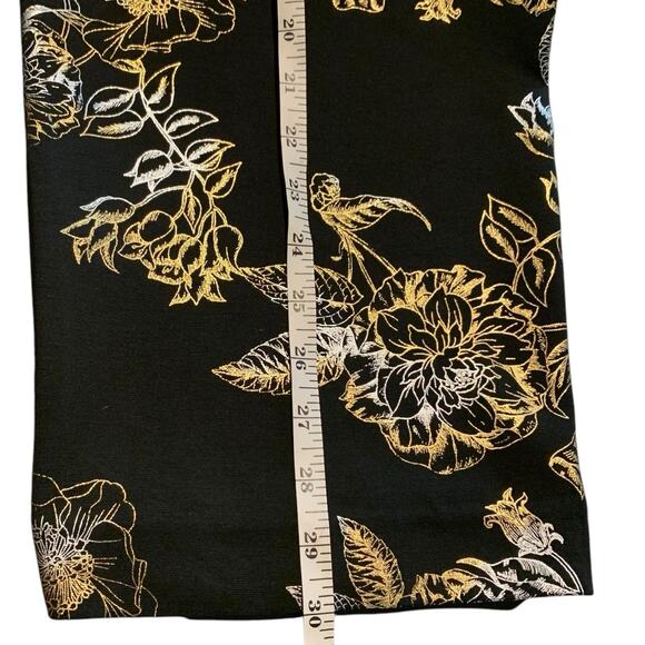 NWT Chico's Pants Womens Sz 4 (20) Fabulously Slim Black Lady Rose Ponte Pull-On - Picture 8 of 8